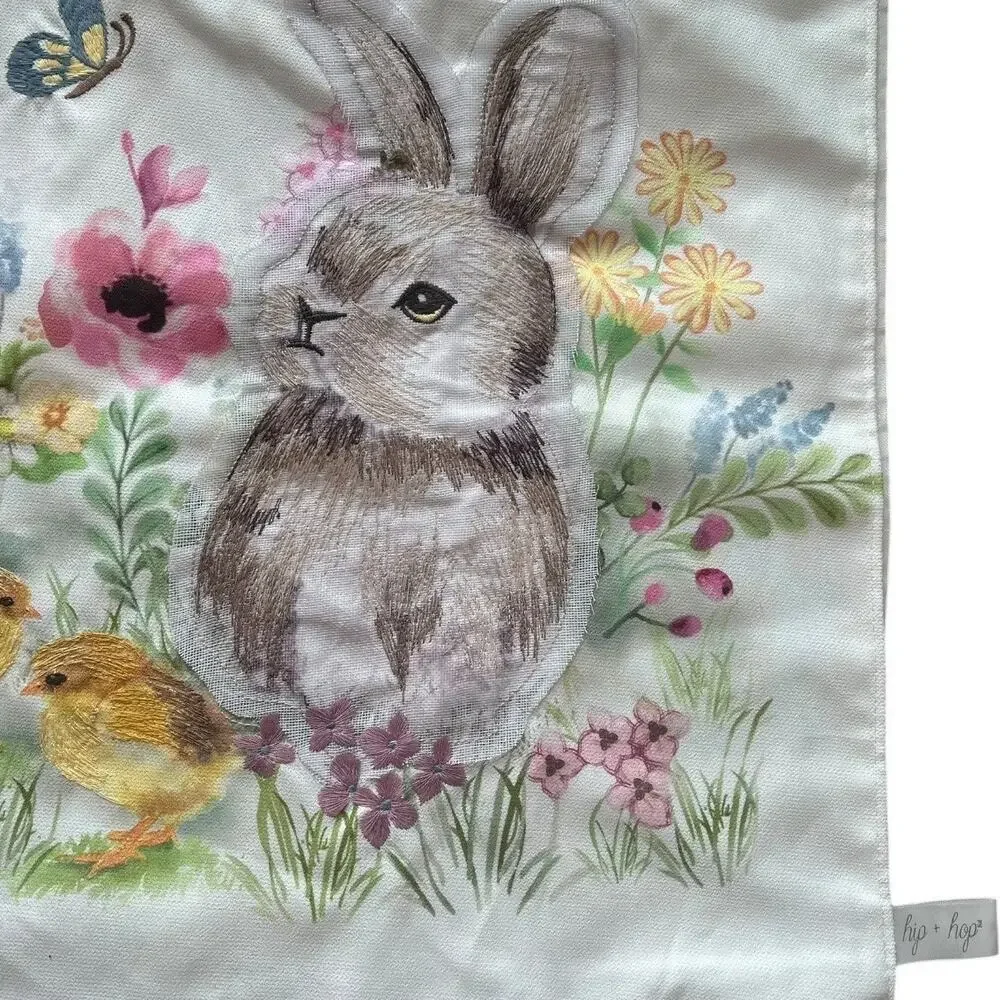 Hip+Hop Easter Bunny Table Cover 16